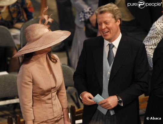 Le comte Charles Spencer, frère de Lady Di, a épousé en troisièmes noces sa compagne de longue date Karen Gordon, le 18 juin 2011 dans l'intimité du fief familial d'Althorp. Le 29 avril 2011, ils assistaient ensemble au mariage de William et Kate à Westminster. 