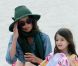 Katie Holmes et Suri Cruise profitent d'une belle après-midi sur une plage de Miami le 18 juin 2011