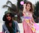 Katie Holmes et Suri Cruise profitent d'une belle après-midi sur une plage de Miami le 18 juin 2011