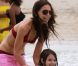 Katie Holmes et Suri Cruise profitent d'une belle après-midi sur une plage de Miami le 18 juin 2011