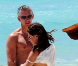 Gary Lineker et sa femme Danielle sur la plage de Miami le 3 juin 2011