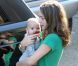 Miranda Kerr dévoile sa tendre complicité avec sa famille. Accompagnée  de son bébé Flynn, l'ange de Victoria's Secret est... aux anges !
