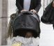 Miranda Kerr peut compter sur le soutien de sa maman pour s'occuper de son petit Flynn. Juin 2011 à Los Angeles