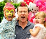 Dean McDermott et sa fille Stella lors des  trois ans de Stella le 11 juin à Los Angeles.