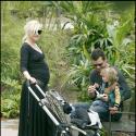 PHOTOS : Gwen Stefani sort ses deux hommes en attendant bébé...
