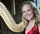 Le prince Charles a une nouvelle harpiste officielle : la jeune Hannah Stone, 24 ans, a fait ses grands débuts dans sa nouvelle fonction le 27 juin 2011 dans la ferme du prince au Pays de Galles.