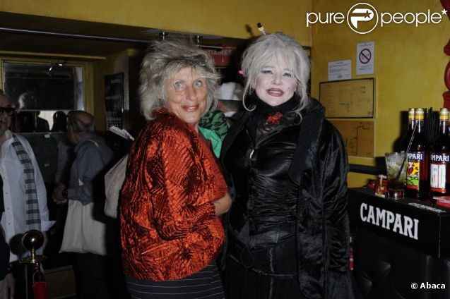 Catherine Lachens et Armande Altai lors du 75e anniversaire de la célèbre boîte de nuit le Balajo à Paris le 27 juin 2011