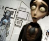 Une visite de l\'exposition consacrée à l\'univers de Tim Burton, au LACMA de Los Angeles, en juin 2011.