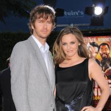 Alicia Silverstone nous présente son trésor, Bear Blu né le 5 mai dernier. Los Angeles, 11 août 2008<br />