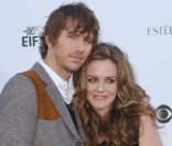 Alicia Silverstone et Christopher Jarecki sont mariés depuis 2005. De leur amour est né Bear Blu né le 5 mai dernier. Los Angeles, 2 décembre 2007 