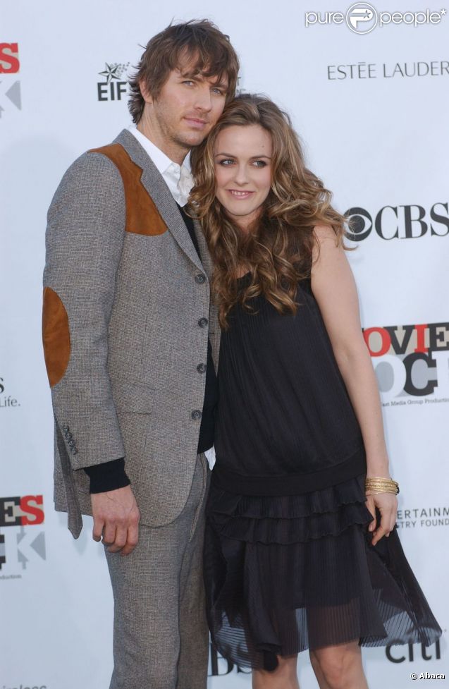 Alicia Silverstone et Christopher Jarecki sont mariés depuis 2005. De leur amour est né Bear Blu né le 5 mai dernier. Los Angeles, 2 décembre 2007 