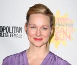 La belle Laura Linney, invitée à la remise de prix organisée par <em>Cosmopolitan</em> et la fondation pour la recherche sur le mélanome, à New York le 29 juin 2011.