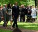 Le prince William et Catherine, duchesse de Cambridge, ont respecté la tradition en plantant un arbre, symbole d'amour, à Ottawa, au Canada, le 2 juillet 2011