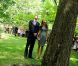Le prince William et Catherine, duchesse de Cambridge, ont respecté la tradition en plantant un arbre, symbole d'amour, à Ottawa, au Canada, le 2 juillet 2011