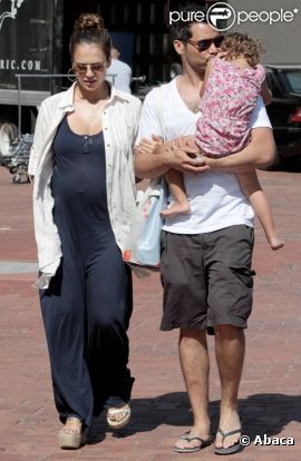 Jessica Alba enceinte, Cash Warren et Honor, balade en famille à Los Angeles le 2 juillet 2011
