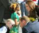  Avant de quitter Yellowknife à bord d'un jet Challenger le 5 juillet 2011, William et Kate ont rencontré Riley Oldford, un garçonnet infirme, sur le tarmac de l'aéroport. 
 Sacrifiant leur parenthèse amoureuse, le prince William et Kate Middleton se sont rendus mercredi 6 juillet 2011 à Slave Lake, un village du nord de la province de l'Alberta dévasté par un terrible incendie le 15 mai. 