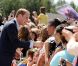  Malgré la précarité des 7 000 habitants de Slave Lake, ville détruite presque à moitié par un incendie en mai et en cours de reconstruction, la visite surprise de William et Kate a été célébrée avec ferveur. 
 Sacrifiant leur parenthèse amoureuse, le prince William et Kate Middleton se sont rendus mercredi 6 juillet 2011 à Slave Lake, un village du nord de la province de l'Alberta dévasté par un terrible incendie le 15 mai. 