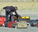  Pas de traitement de faveur : les bagages de William et Kate ainsi que de leur staff sont inspectés. 
 Sacrifiant leur parenthèse amoureuse, le prince William et Kate Middleton se sont rendus mercredi 6 juillet 2011 à Slave Lake, un village du nord de la province de l'Alberta dévasté par un terrible incendie le 15 mai. 