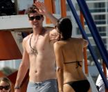 Robin Thicke et son épouse Paula Patton semblent passer de délicieuses vacances à Miami. Le 9 juillet 2011