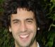 Dimanche 11 juillet à Paris, pour l'avant-première des Mythos, Max Boublil souriait