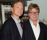 Robert Redford assiste à la projection de Mann V. Ford, documentaire produit par son fils Jamie. New York, le 11 juillet 2011<br />