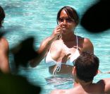 La comédienne Regina King, 40 ans, savoure des vacances entre amis à Miami, le 9 juillet 2011.