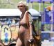 Tori Spelling, Dean McDermott, Stella et Liam passe un après-midi ensoleillé au parc.