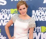 Emma Watson a désormais tout d'une starlette hollywoodienne ! Pose glamour, robe griffée et corps de rêve... La petite sorcière de Poudlard affiche son style et son élégance. Los Angeles, 5 juillet 2011 