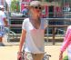 Gwen Stefani : Journée à la ferme avec ses fils, elle adopte le look cowgirl