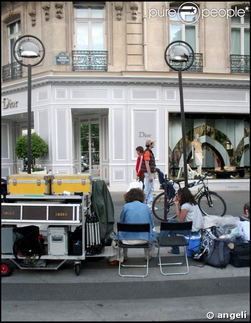 Elie Semoun et Vincent Desagnat dévalisent l'avenue Montaigne, le 13/05/08