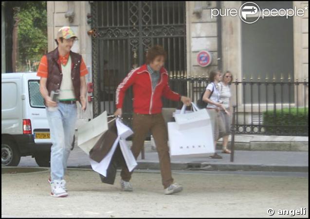 Elie Semoun et Vincent Desagnat dévalisent l'avenue Montaigne, le 13/05/08