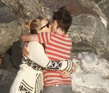 Kate Hudson, son compagnon Matthew Bellamy et son fils Ryder ont profité d'une journée ensoleillée sur la plage de Malibu le 18 juillet 2011