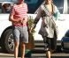 Kate Hudson, son compagnon Matthew Bellamy et son fils Ryder ont profité  d'une journée ensoleillée sur la plage de Malibu le 18 juillet 2011