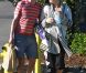 Kate Hudson, son compagnon Matthew Bellamy et son fils Ryder ont profité  d'une journée ensoleillée sur la plage de Malibu le 18 juillet 2011