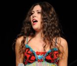 Eliza Doolittle se produit sur la scène du Camp Bestival 2011, dimanche 31 juillet 2011.