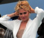 Rachael Taylor en plein tournage du remake de la série Drôles de dames, le 25 juillet 2011 à Miami !