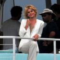 Rachael Taylor : Après la lingerie, l'ange ose le costume d'homme sexy