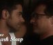 Seize ans après l'arrêt de La fëte à la maison, les deux acteurs sont toujours amis : dans cette vidéo, John Stamos dispense ses précieux conseils pour réaliser les meilleurs câlins avec l'aide de Bob Saget, août 2011.