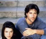 Neve Campbell, Scott Wolf et Matthew Fox, dans la Vie à Cinq !