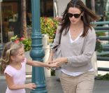 Jennifer Garner a été cherché sa fille Violet à son cours de danse. Los Angeles, 12 août 2011