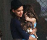 Katie Holmes et Suri arrivent à l'héliport, à New York. Le 17 août 2011