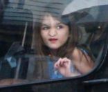 Suri fait des grimaces dans l'hélicoptère, à New York. Le 17 août 2011