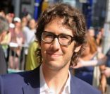  Josh Groban rejoint l'équipe de The Office ! 
 Ici en août 2011 à New York 