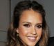 Un maquillage parfait, une peau lumineuse, à Los Angeles, Jessica Alba illumine les tapis rouges 