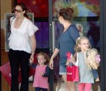 Jennifer Garner et ses deux filles Violet et Seraphina à Los Angeles, le 19 août 2011