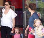 Jennifer Garner et ses deux filles Violet et Seraphina à Los Angeles, le 19 août 2011