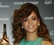  Rihanna en pleine promotion de son parfum Reb'l Fleur, à Londres, le 19 août 2011 