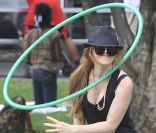 Isla Fisher : reine du cerceau à New York ! Août 2011