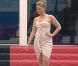 Aurélie défile et met les garçons à ses pieds dans Secret Story 5