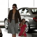 Katie Holmes : un look de mamie pour une virée avec Suri